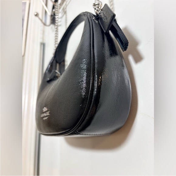 FLAWLESS Coach Carmen
Mini Crossbody - Black Crinkle
Patent Leather (CW036) - Picture 5 of 13